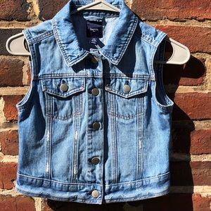 Girls ( size 10-11) *GAP* denim  vest